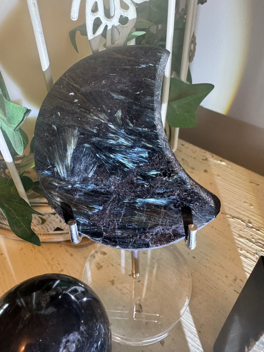 Arfvedsonite Mineral Set with Black Obsidian Frog
