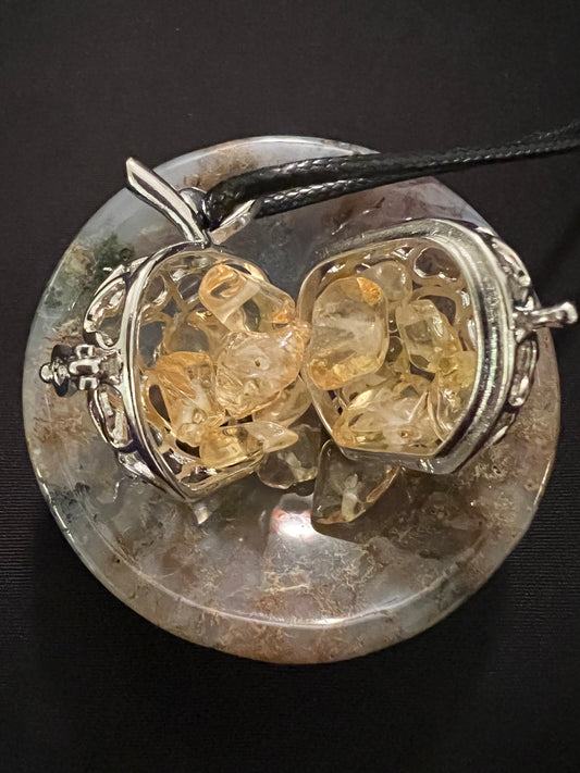 🍃 Apple Pendant (Crystal Cage) 🤍
